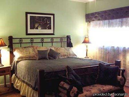 Creekhaven Inn & Spa Wimberley Room photo